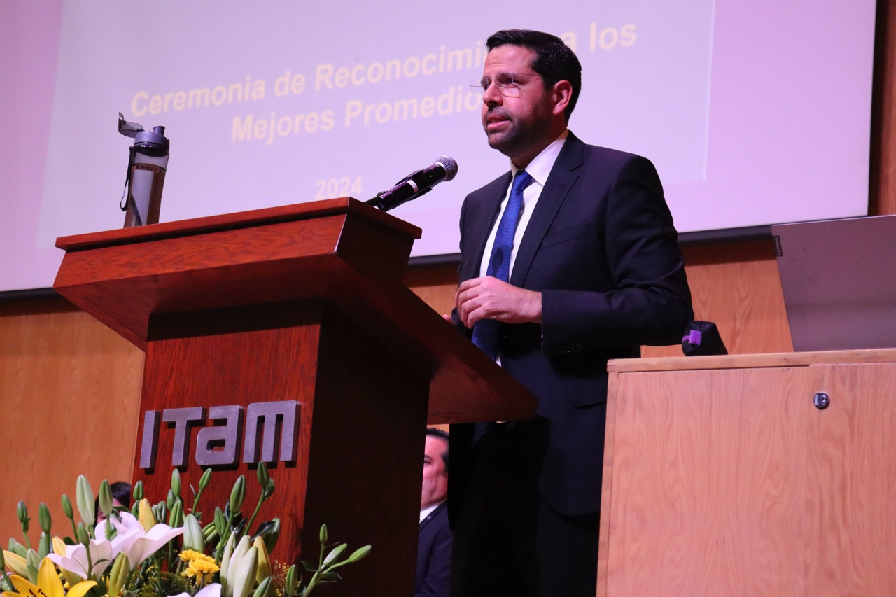 Francisco Pérez, director general de la División Académica de Negocios